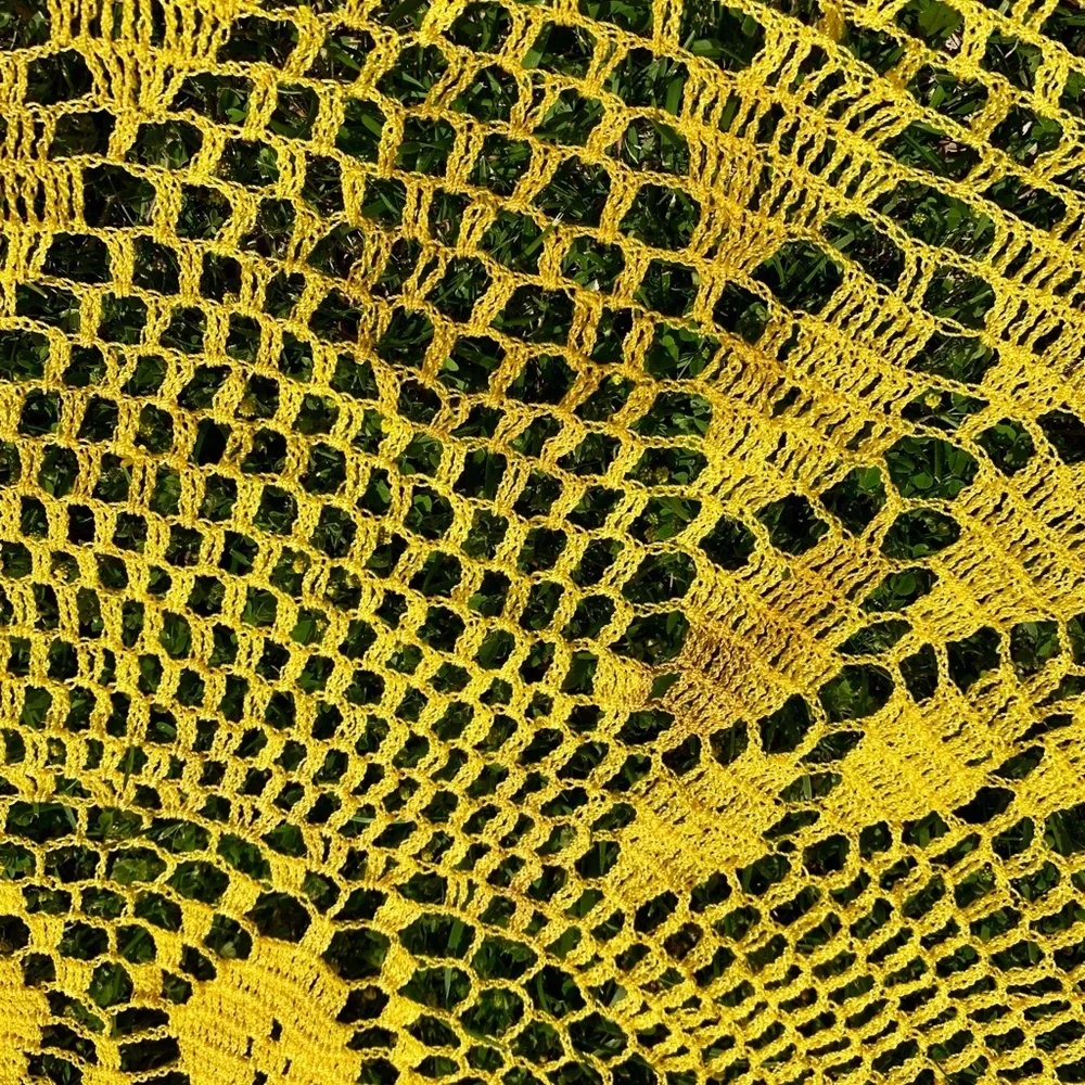 Crochet table cloth